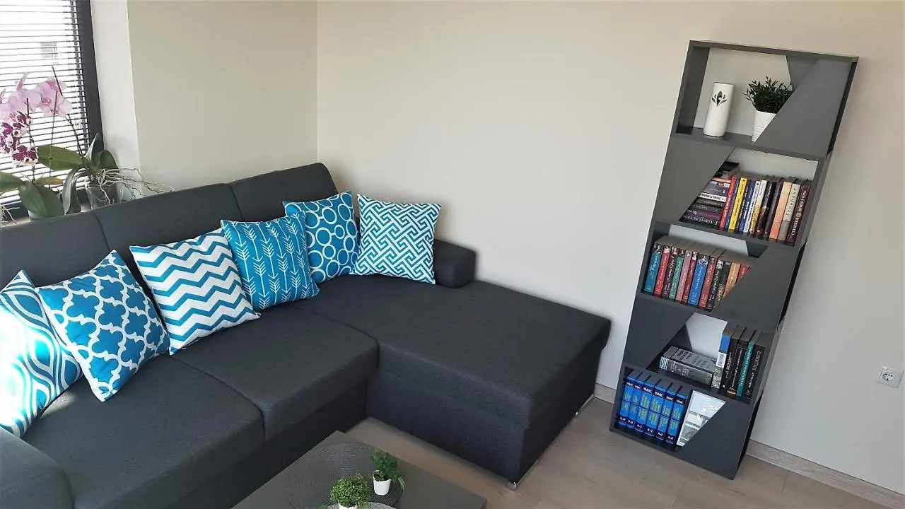 Azzurro-Top Floor Apartment In Quiet Neighborhood, Free Private Parking Varna 0*,