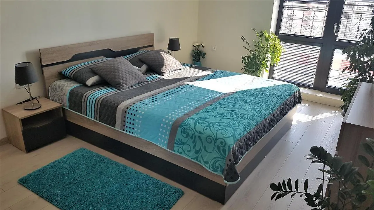 Azzurro-Top Floor Apartment In Quiet Neighborhood, Free Private Parking Varna Bulgaria
