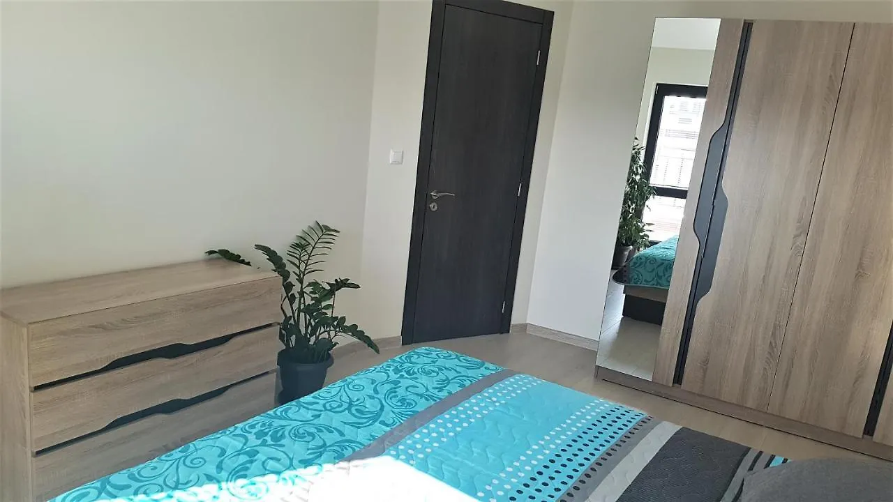 Azzurro-Top Floor Apartment In Quiet Neighborhood, Free Private Parking Varna Bulgaria
