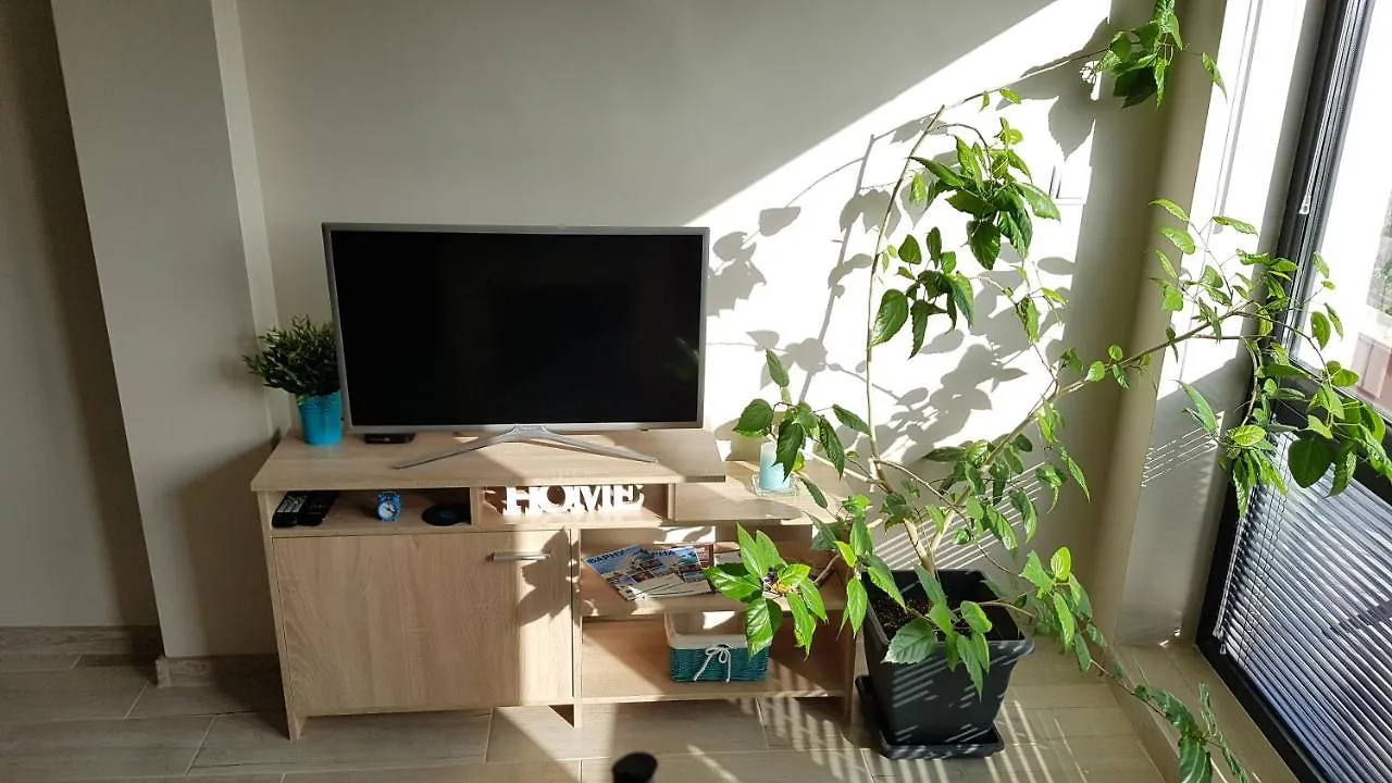 Azzurro-Top Floor Apartment In Quiet Neighborhood, Free Private Parking Varna
