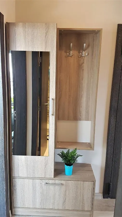 Azzurro-Top Floor Apartment In Quiet Neighborhood, Free Private Parking Varna