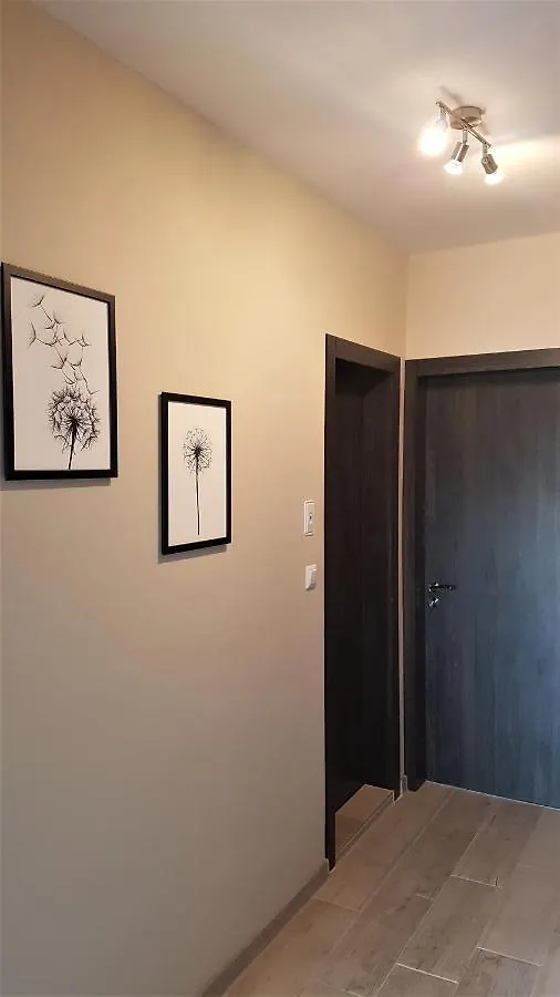 Azzurro-Top Floor Apartment In Quiet Neighborhood, Free Private Parking Varna