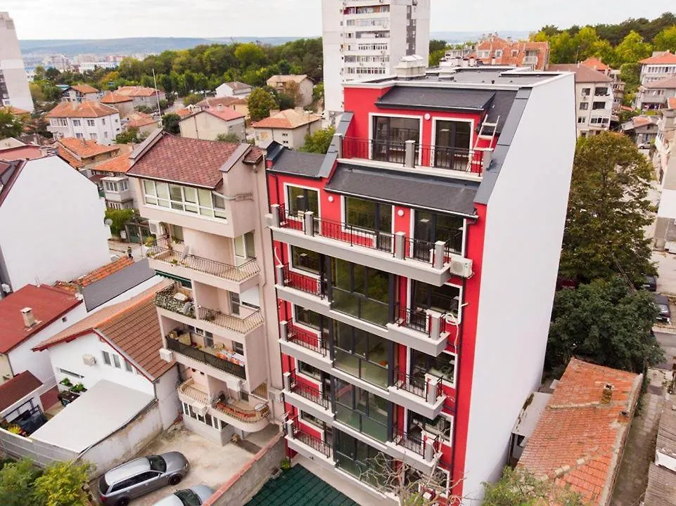 Azzurro-Top Floor Apartment In Quiet Neighborhood, Free Private Parking Varna